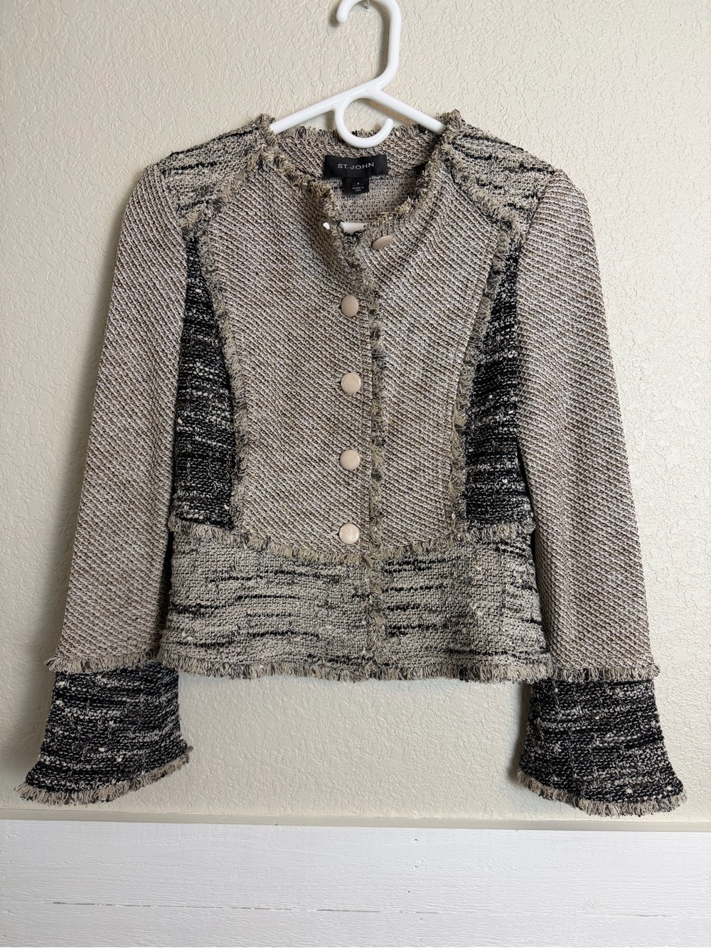 St. John Beige & Black Tweed Button-Front Crop Jacket Size 4